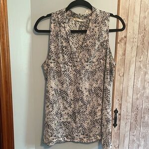 Violet & Claire Black and White Sleeveless Blouse